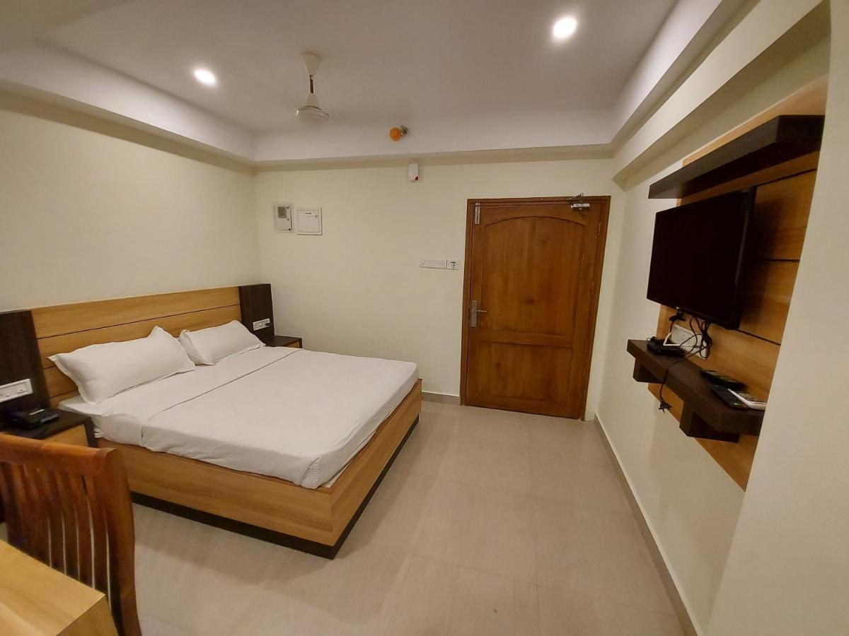Hotel Sree Gokulam Apartments Guruvāyūr Dış mekan fotoğraf